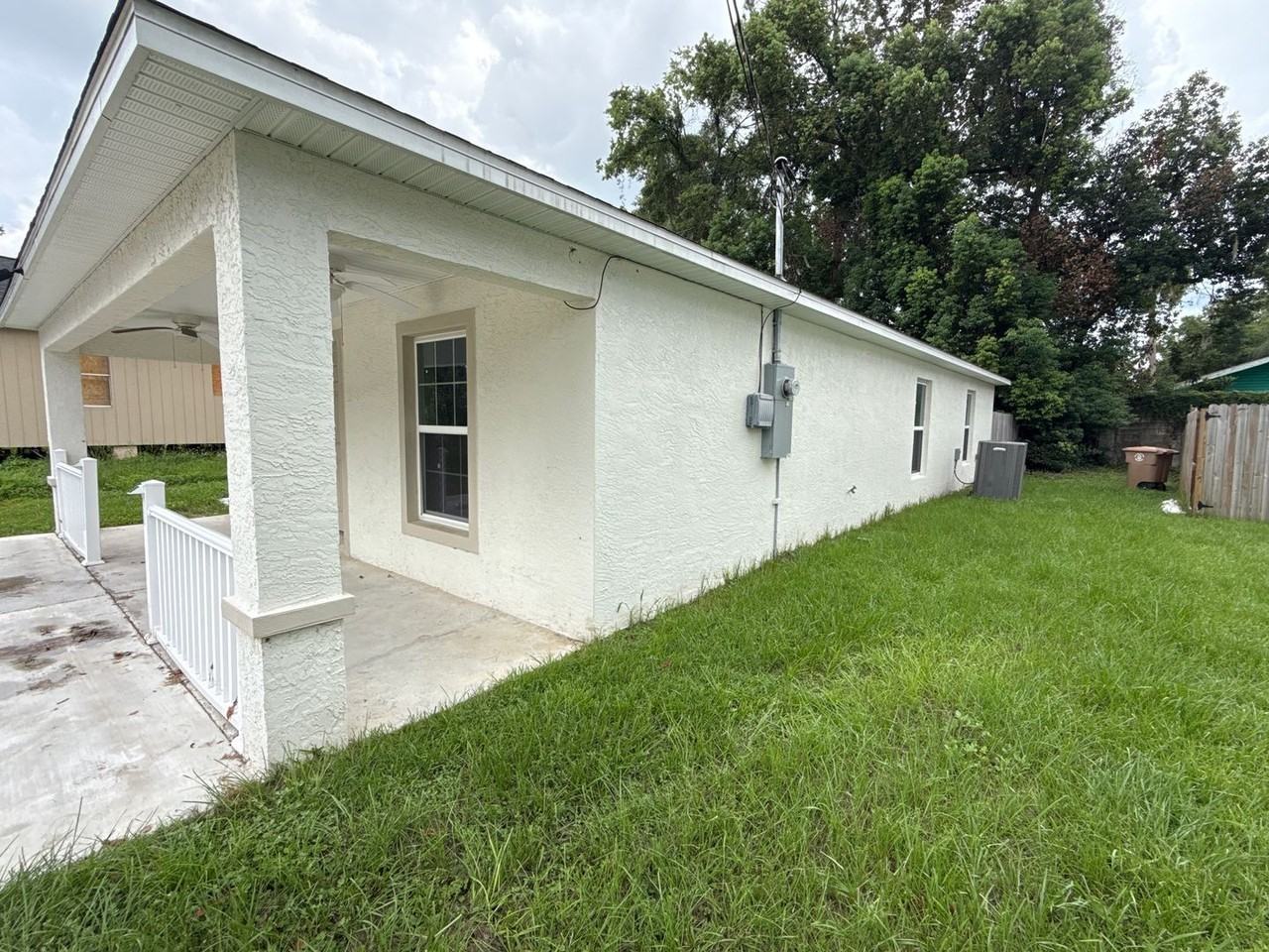 986 Nw 1st St - Photo 2 of 21