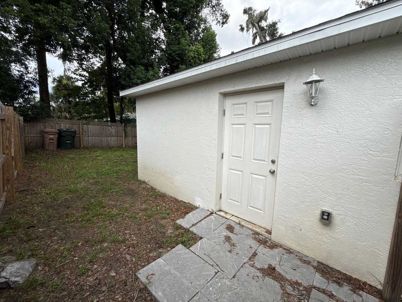 986 Nw 1st St - Photo 4 of 21