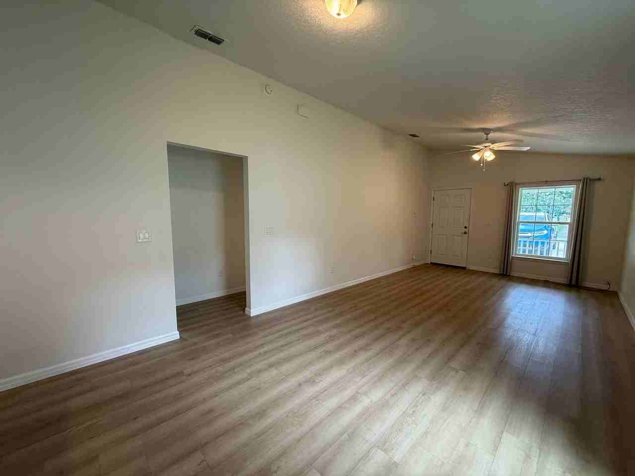 986 Nw 1st St - Photo 5 of 21