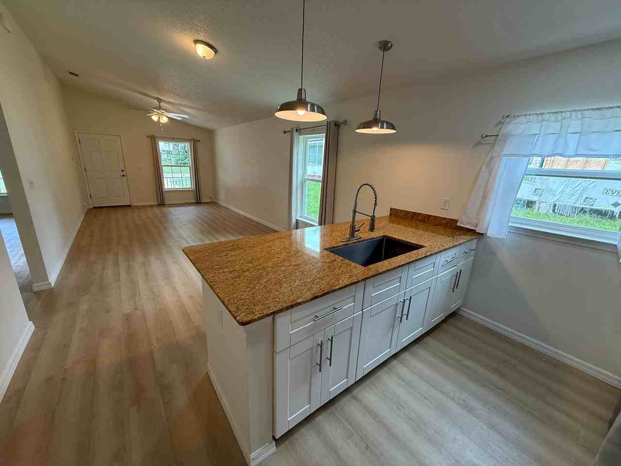 986 Nw 1st St - Photo 7 of 21