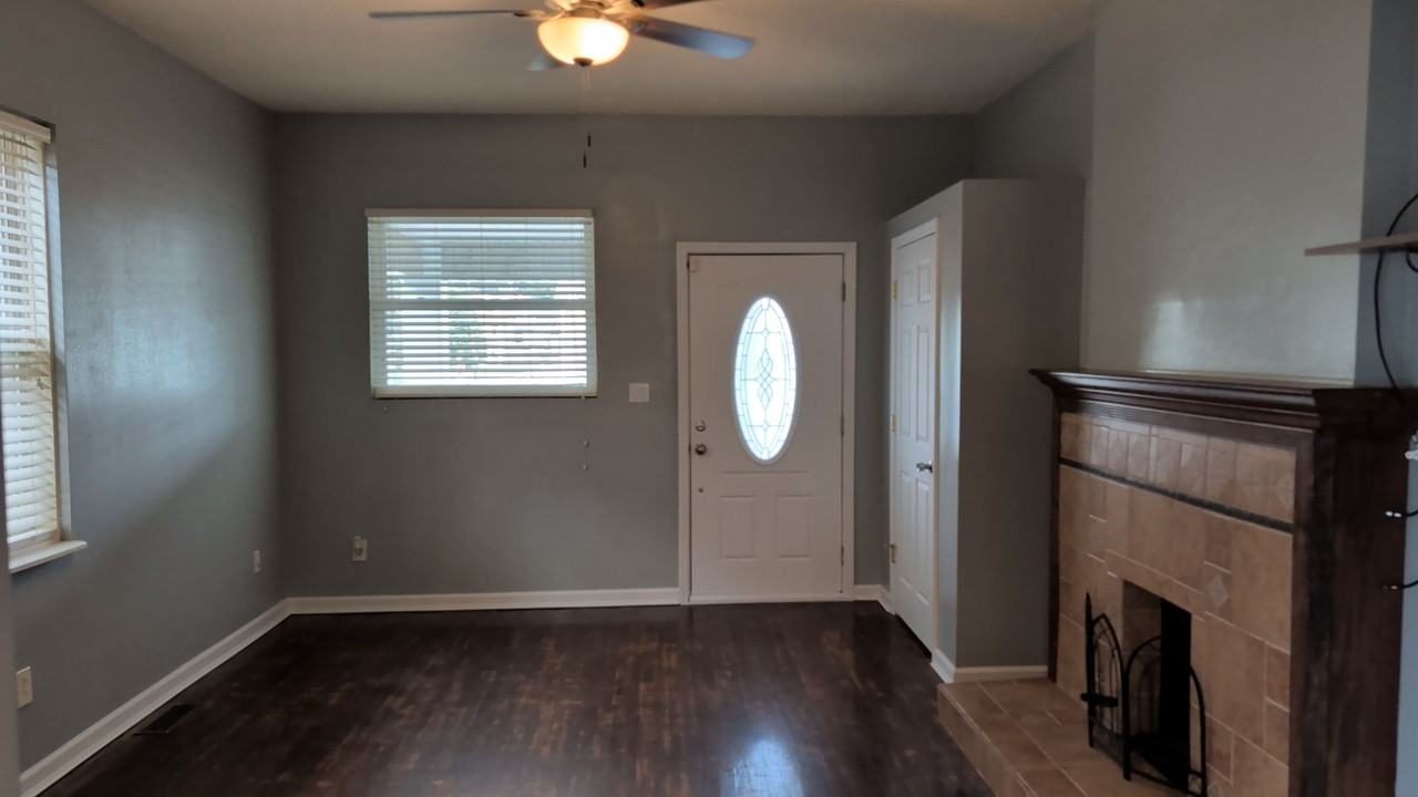1300 36th St - Photo 2 of 21