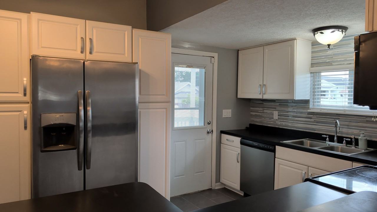 1300 36th St - Photo 5 of 21