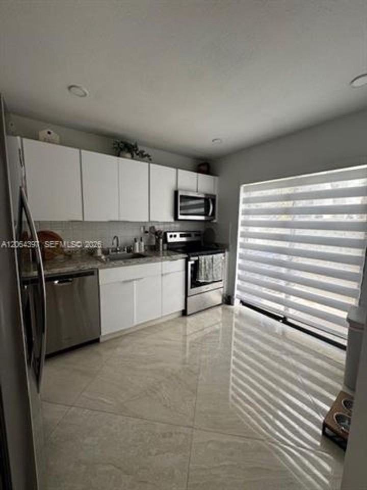 15375 15375 SW 105th Ln th 4 - Photo 4 of 17