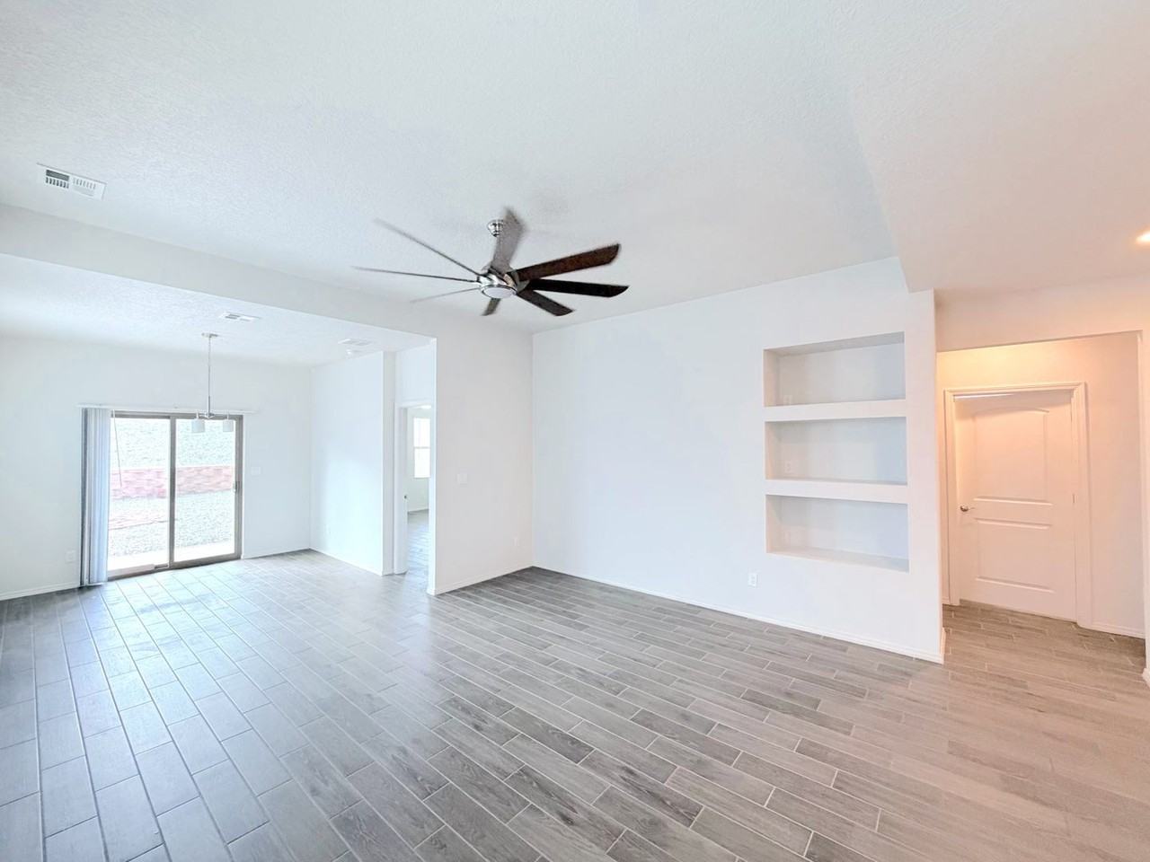 5777 Cosmo Ct Ne - Photo 4 of 30