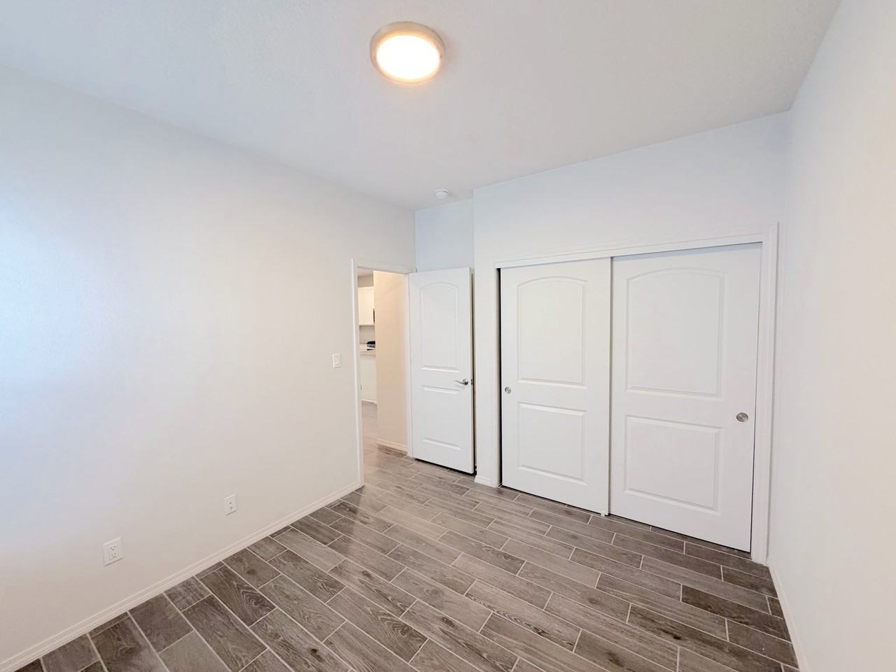 5777 Cosmo Ct Ne - Photo 5 of 30