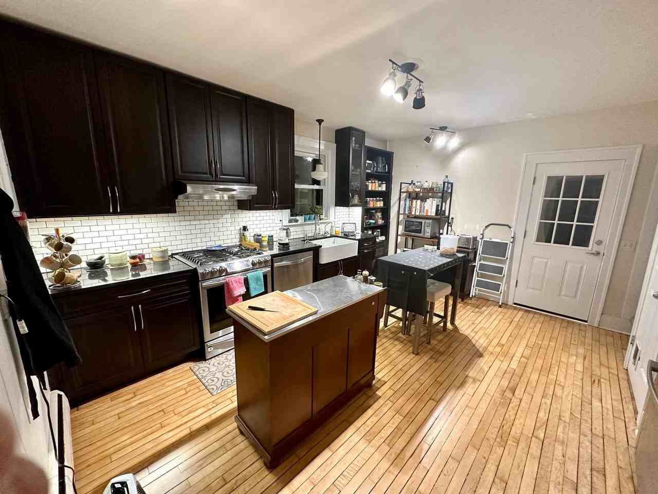 959 Lawrence St - Photo 4 of 16