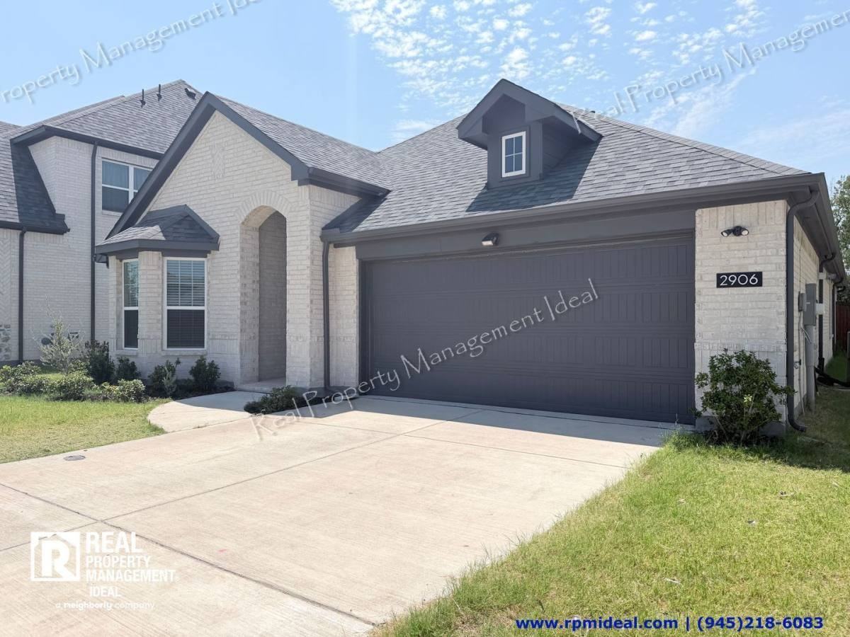 2906 Cremini Falls - Photo 2 of 10