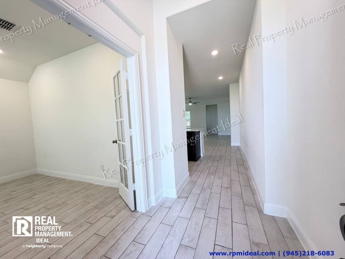 2906 Cremini Falls - Photo 4 of 10