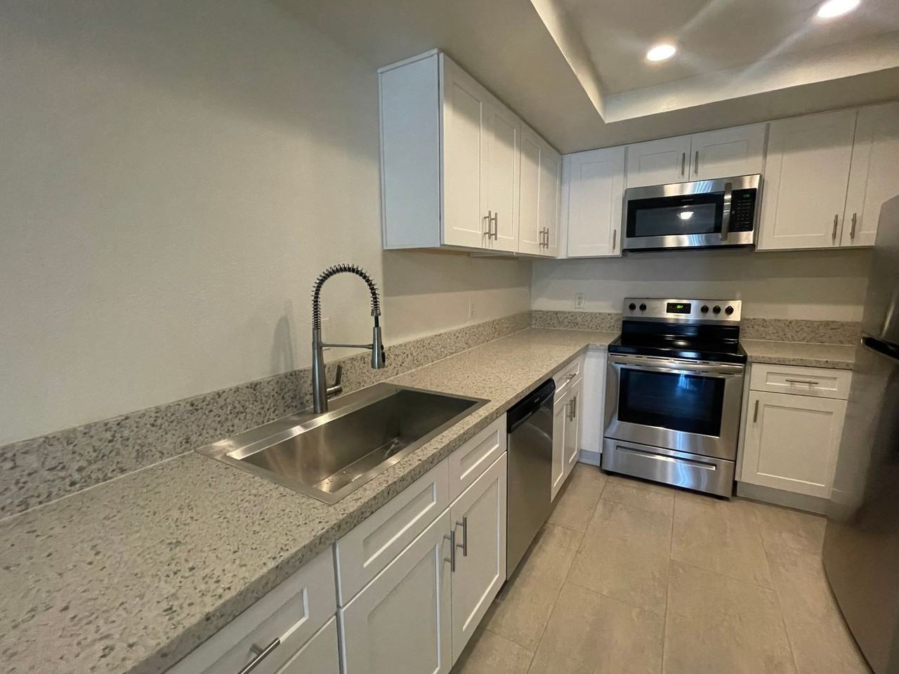3912 60th St #9 - Photo 3 of 16
