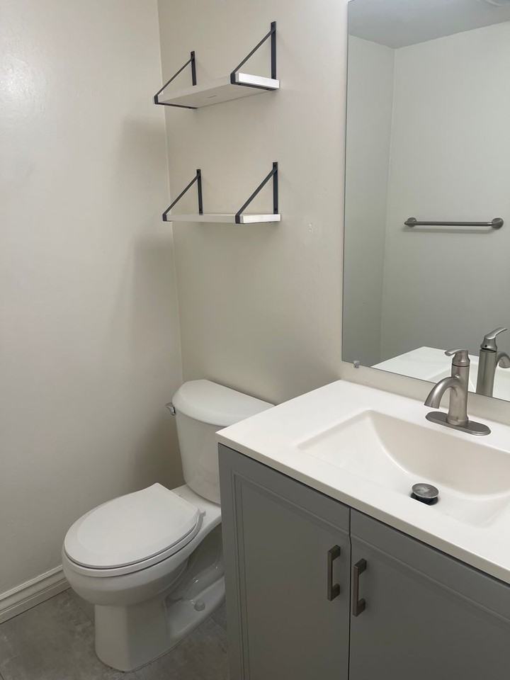 3912 60th St #9 - Photo 5 of 16