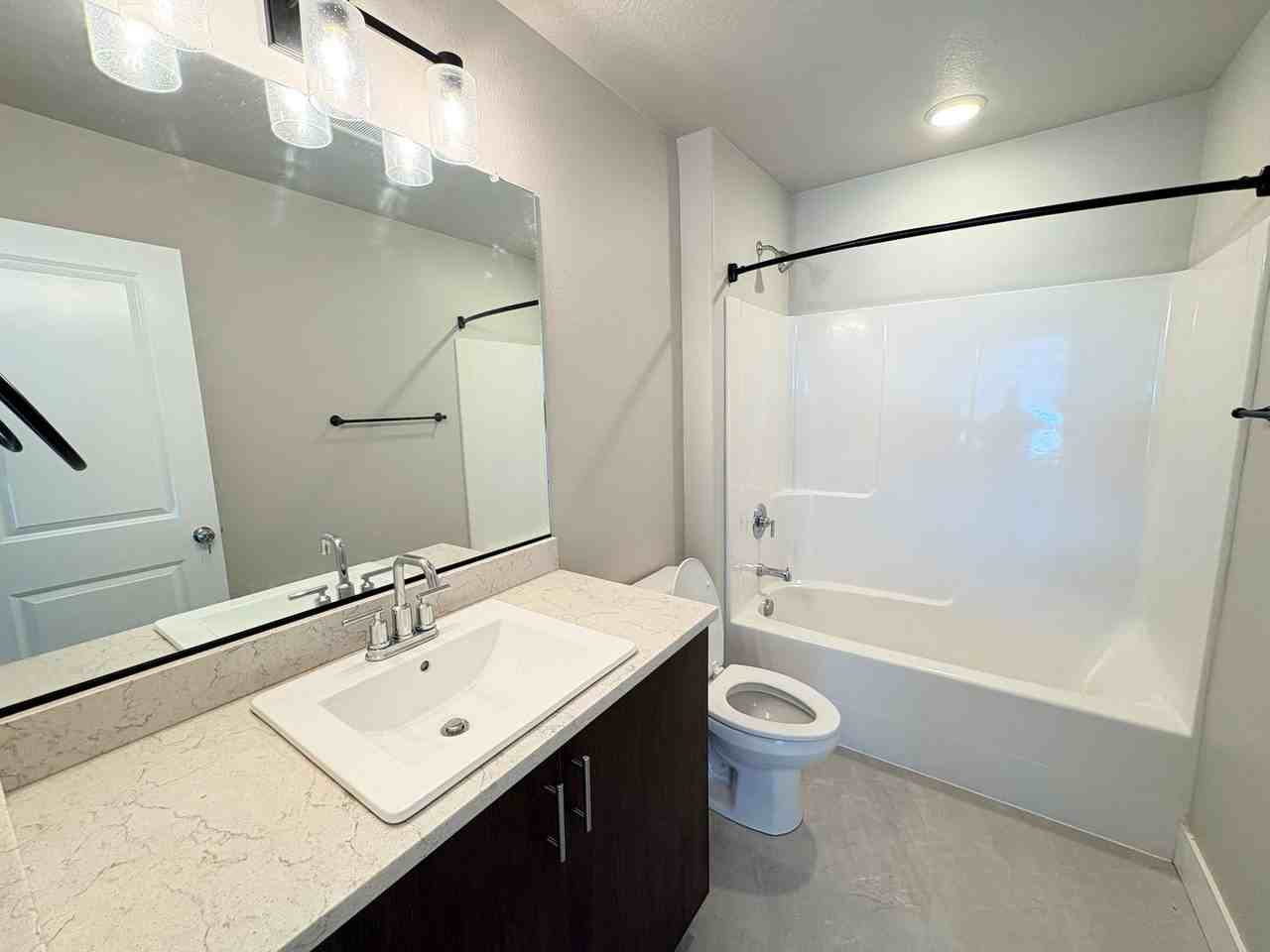 5578 49th Ave Ne - Photo 7 of 20