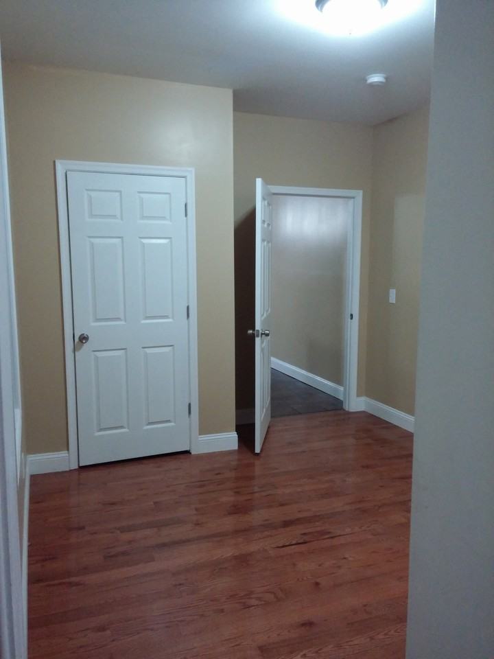 2442 N 17th St #1 - Photo 4 of 15