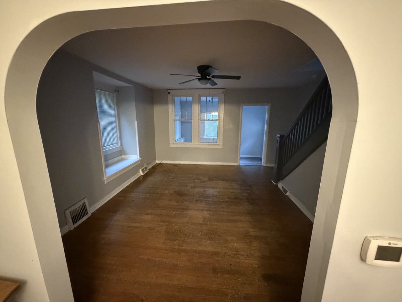 726 S Main St - Photo 4 of 6