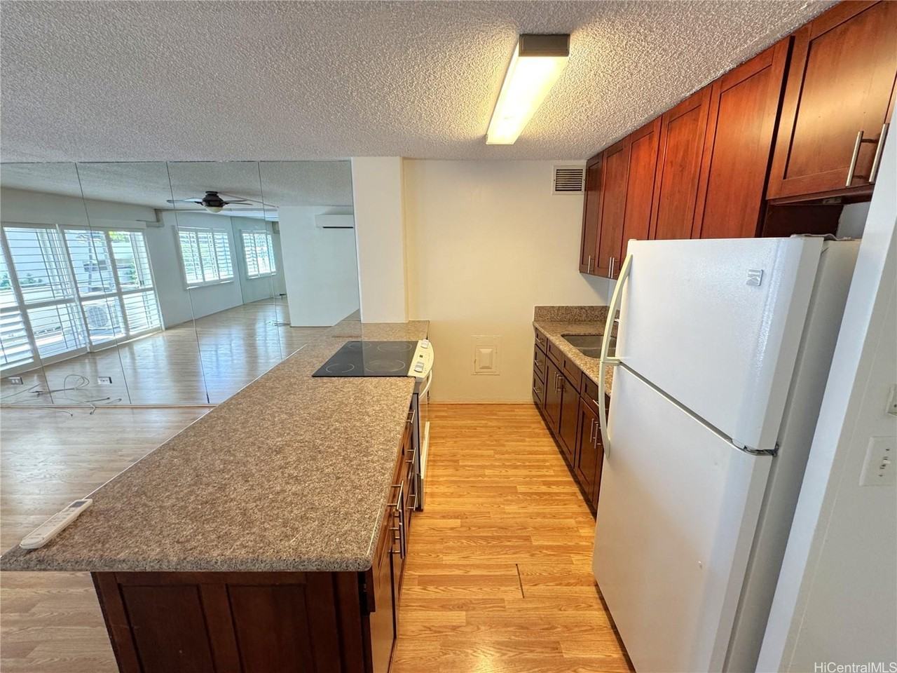 411 Kaiolu St #503 - Photo 2 of 23