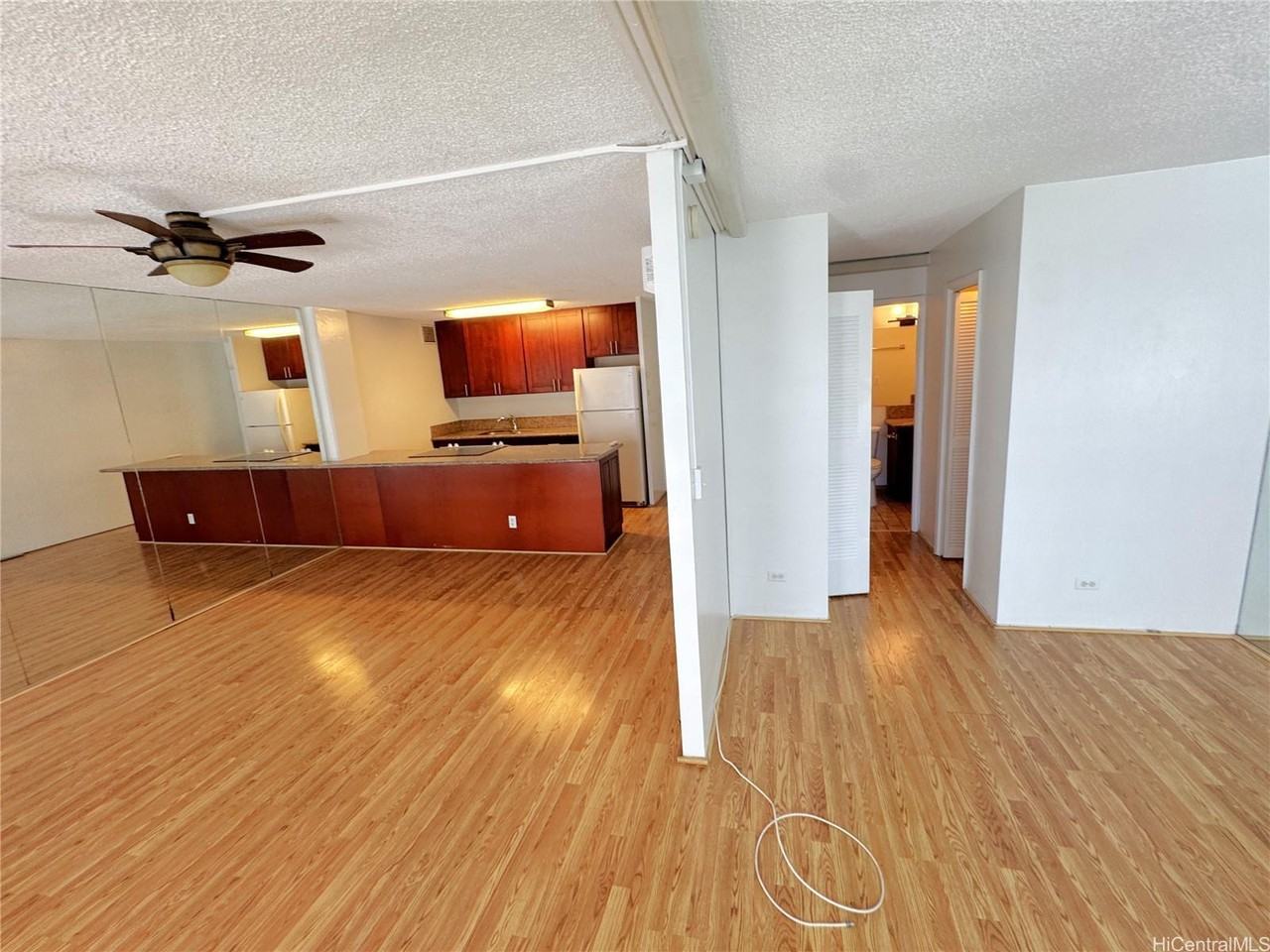 411 Kaiolu St #503 - Photo 7 of 23