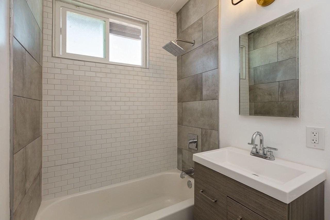 Pine Crest Apartments - Photo 5 of 22