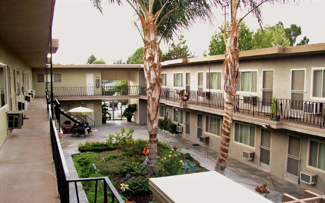838 N Azusa Ave #07 - Photo 2 of 8