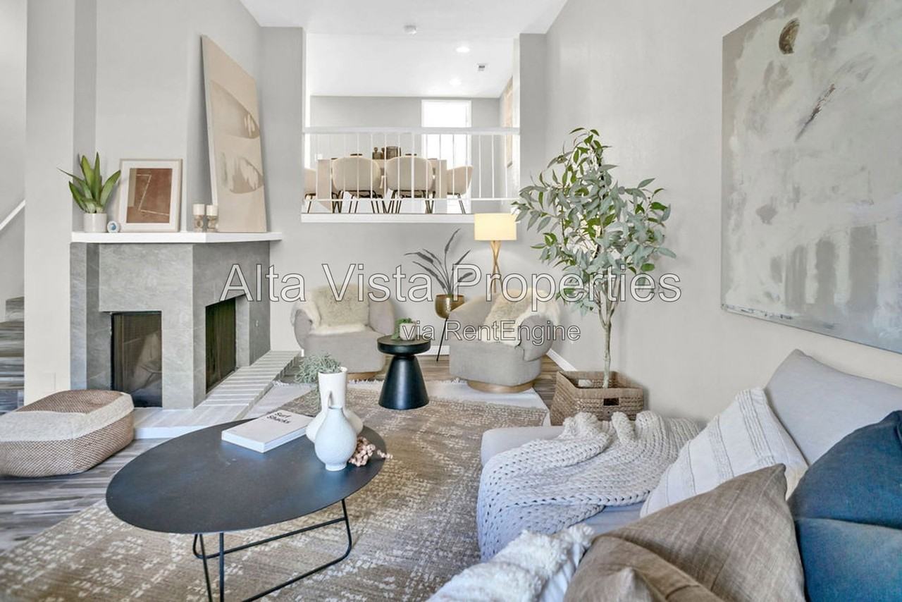 4082 Mahaila Ave #E - Photo 4 of 36