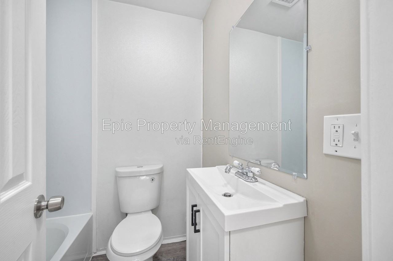 6747 Ford Ave - Photo 4 of 9