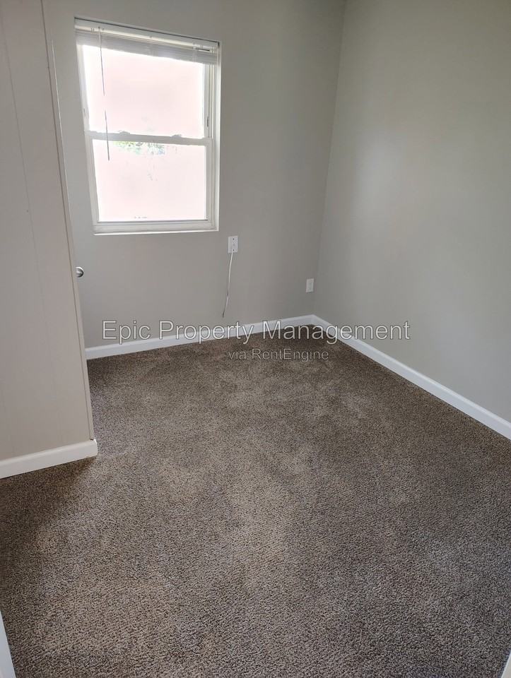 6747 Ford Ave - Photo 7 of 9