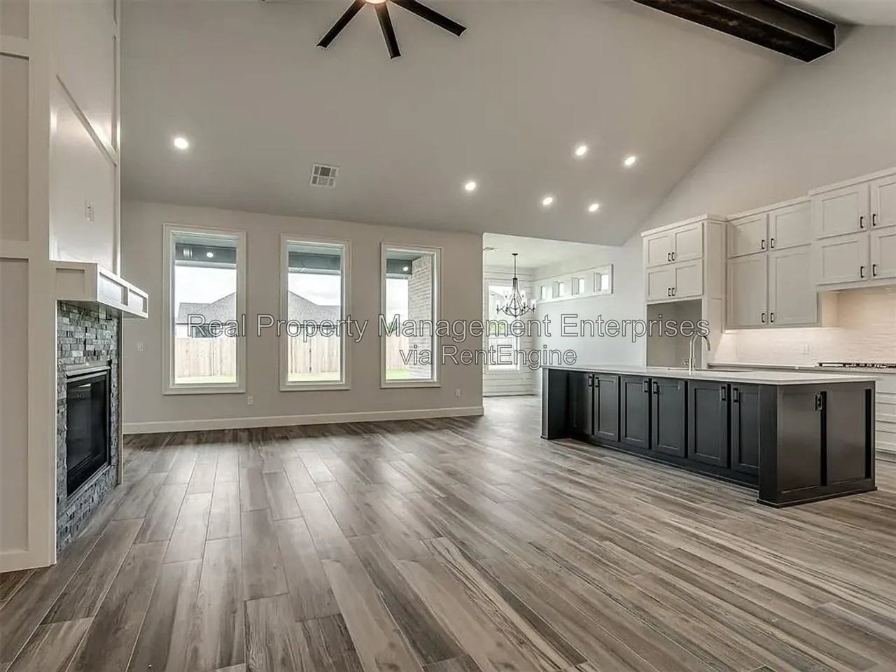 5933 Nw 158th St - Photo 3 of 33
