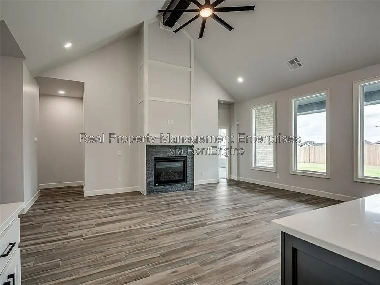 5933 Nw 158th St - Photo 5 of 33