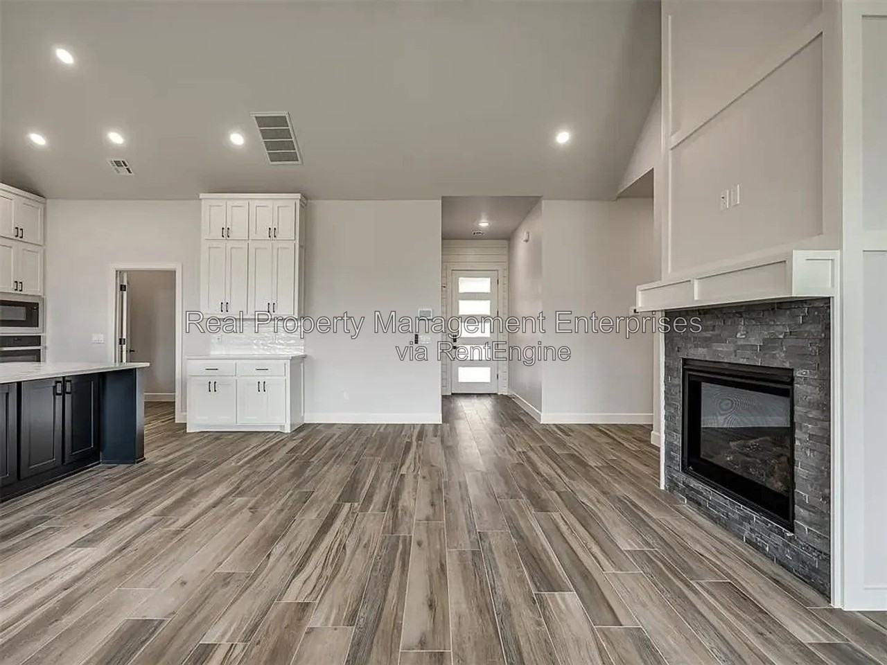 5933 Nw 158th St - Photo 7 of 33