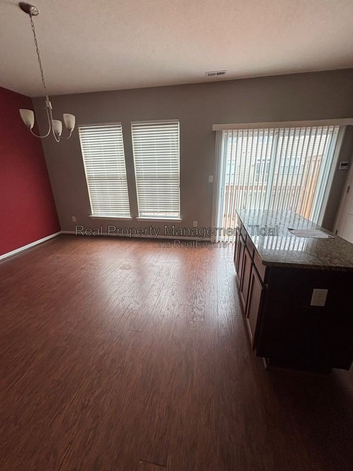 257 Carnelian St - Photo 5 of 33