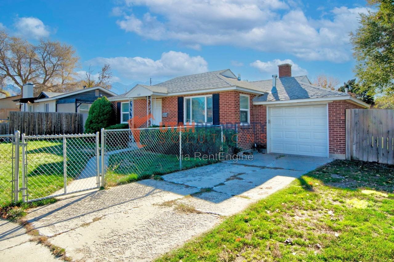 860 E Vics Rd - Photo 5 of 23