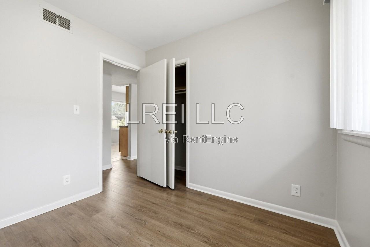 5202 Rural Way - Photo 4 of 13