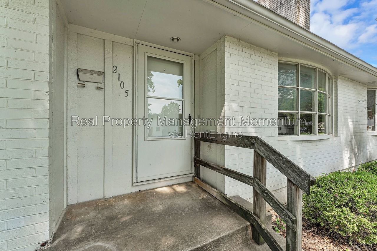 2105 S Barcliff Ave - Photo 3 of 22