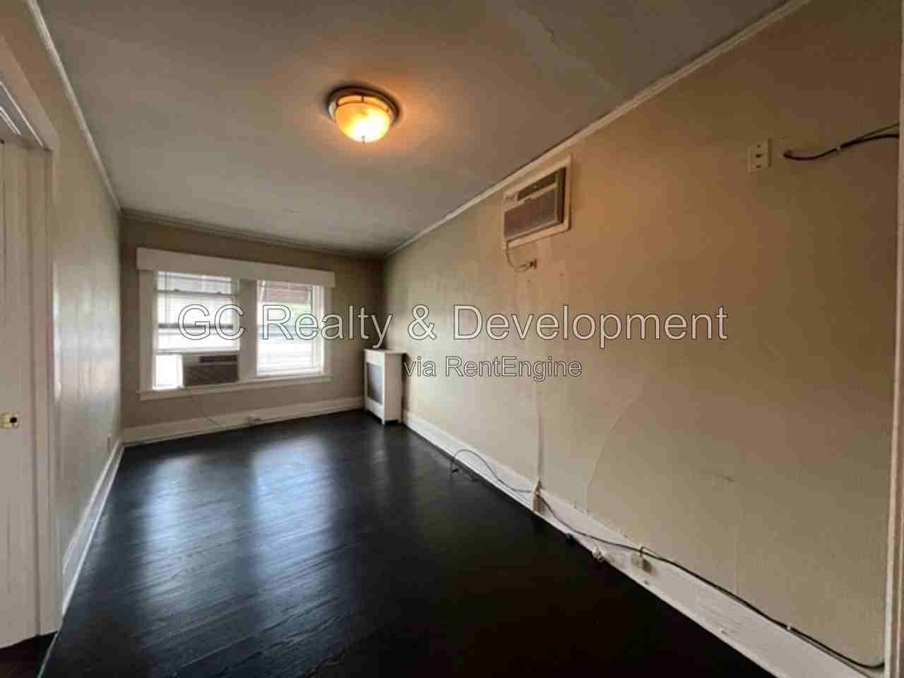 534 Crescent Blvd - Photo 2 of 16