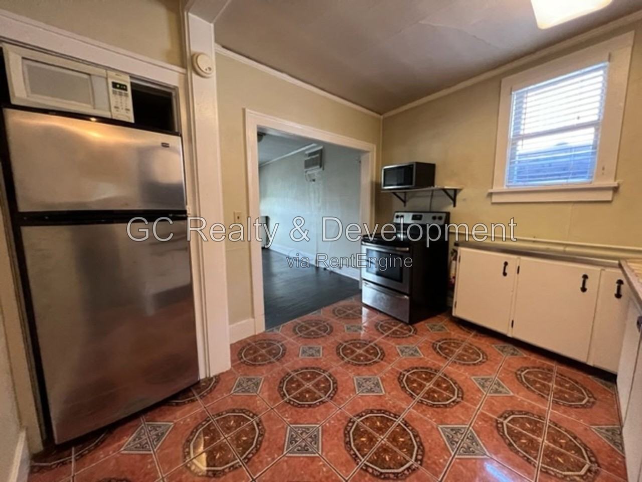 534 Crescent Blvd - Photo 6 of 16