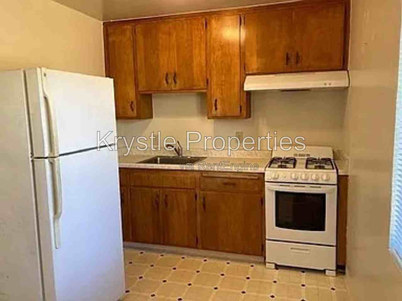 135 W F St - Photo 5 of 11