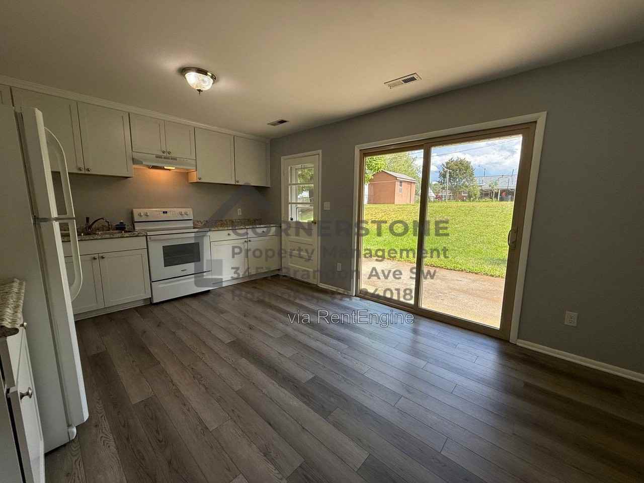 1446 Antrim St - Photo 5 of 16
