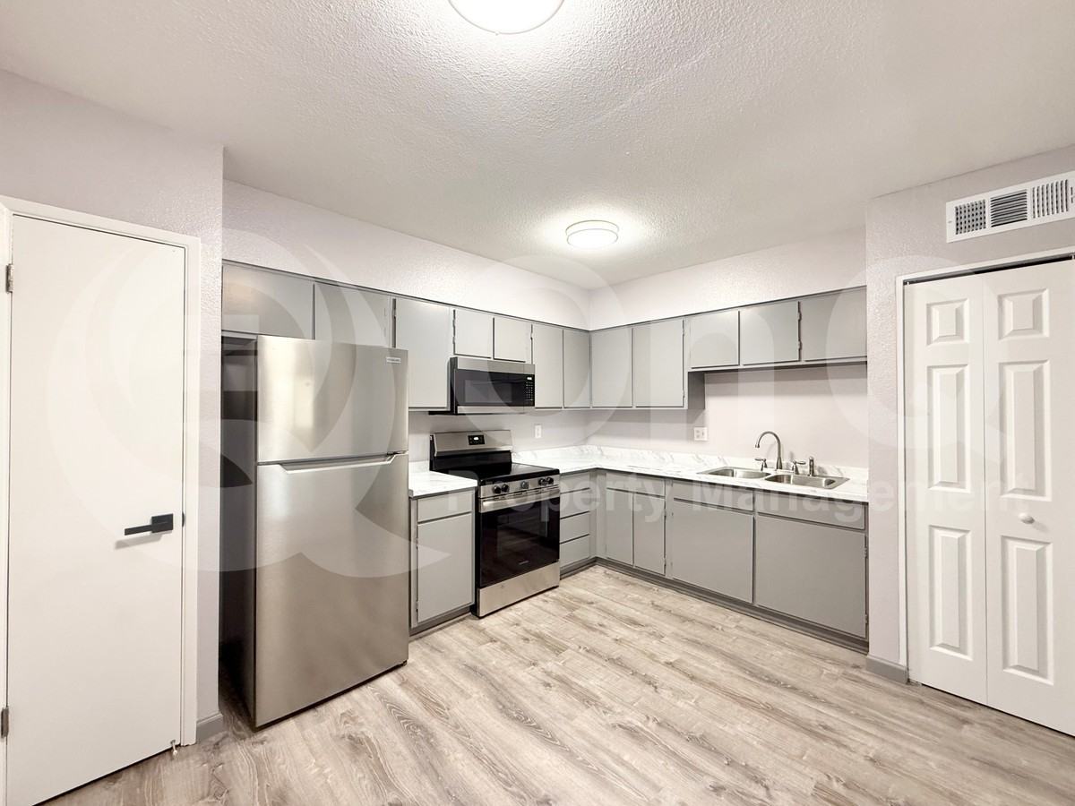 830 S Dobson Rd #46 - Photo 4 of 17