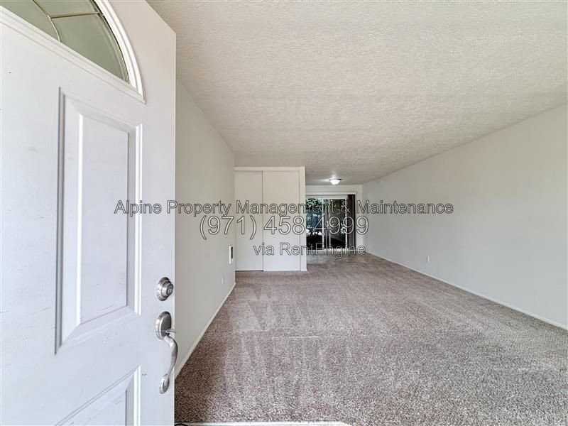 925 Nw Joy Ave #4 - Photo 3 of 21