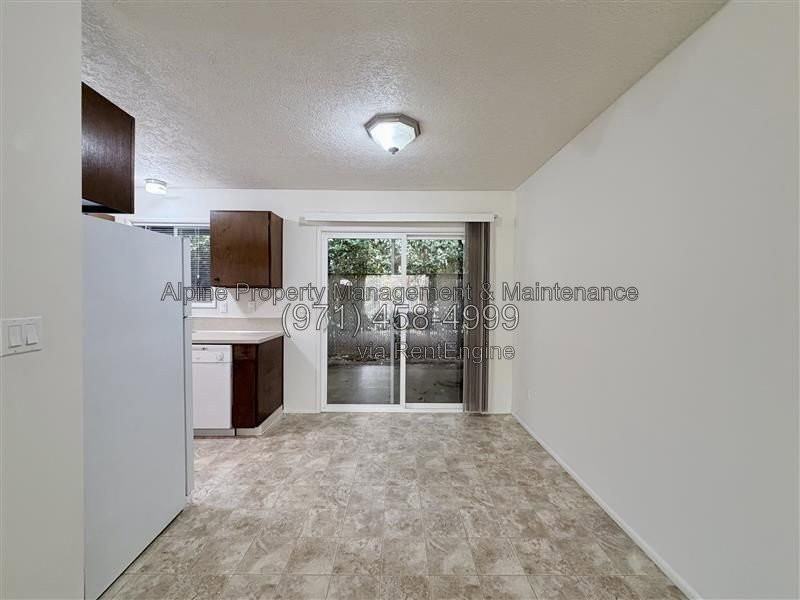 925 Nw Joy Ave #4 - Photo 6 of 21