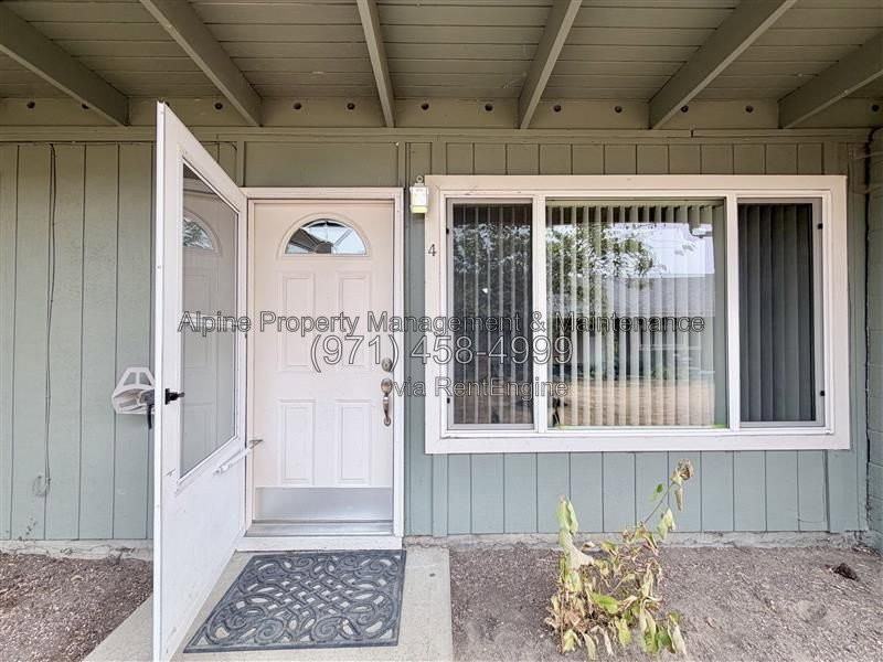 925 Nw Joy Ave #4 - Photo 2 of 21