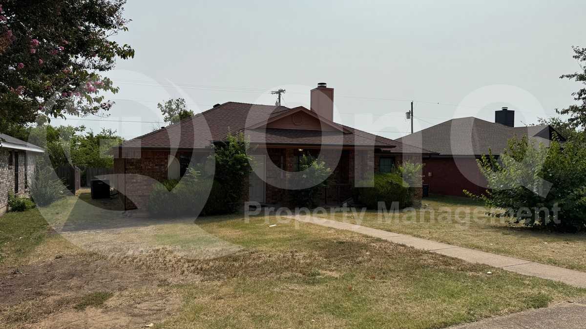 853 W Wintergreen Rd
