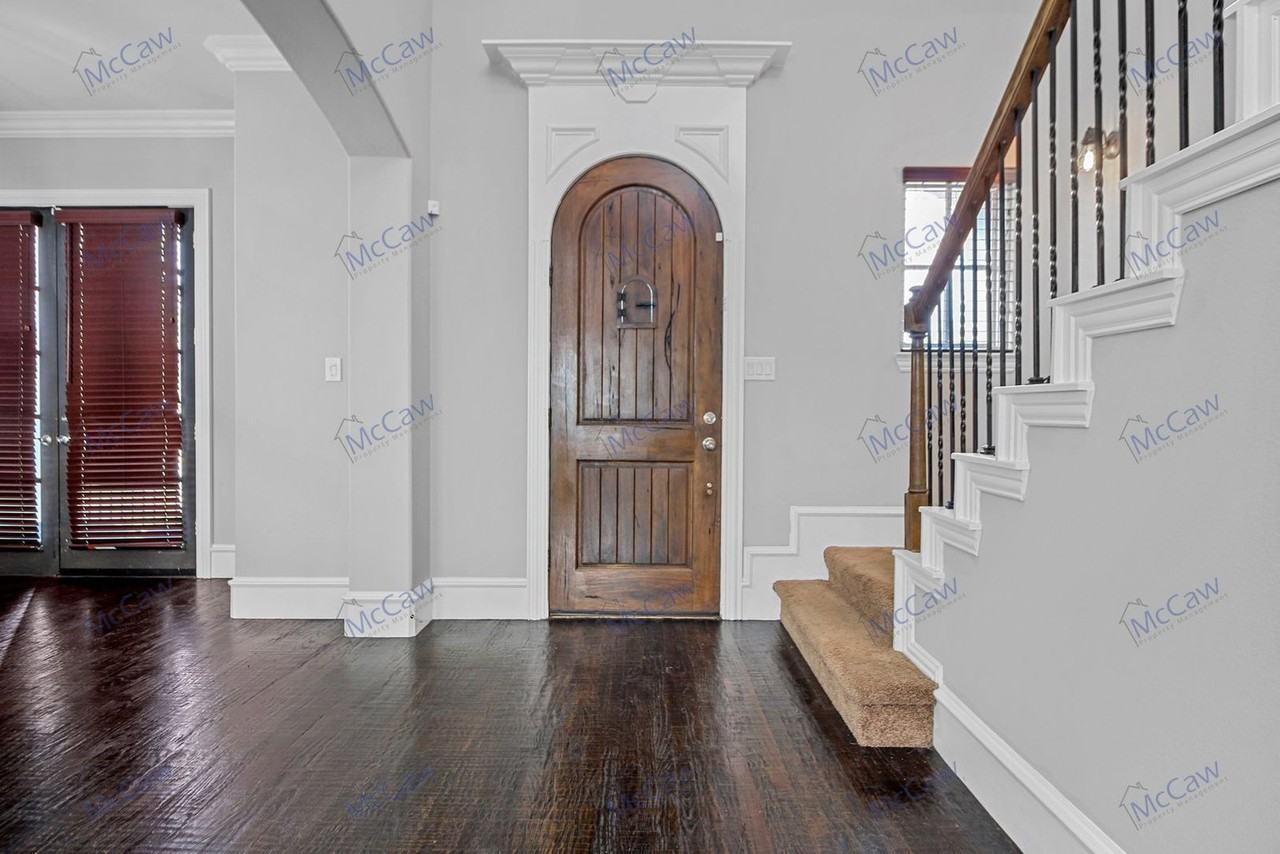 857 N Glasgow Dr #B - Photo 2 of 19
