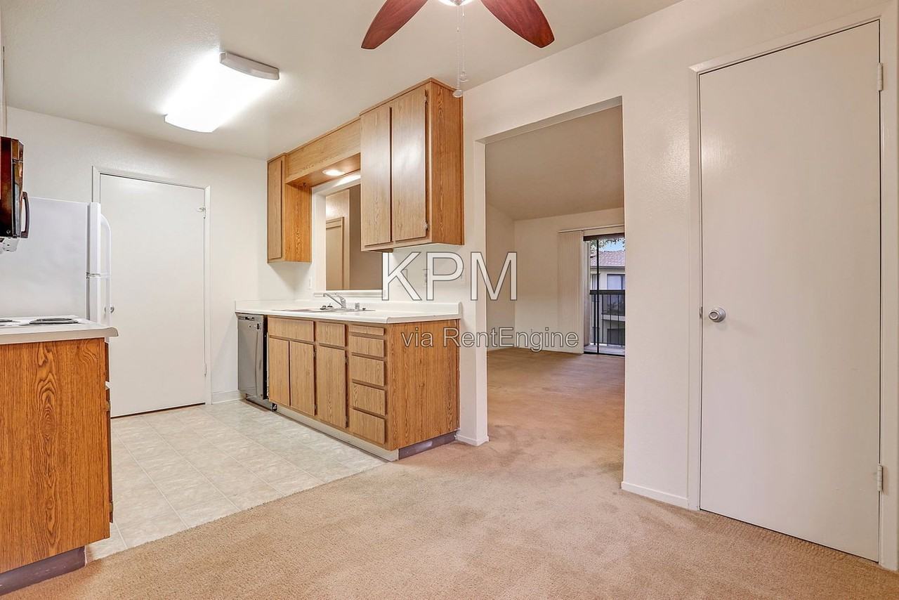 1691 W Swain Rd #6 - Photo 4 of 27