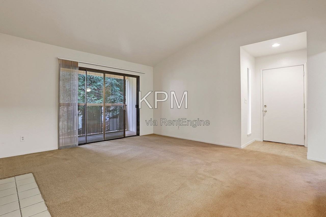1691 W Swain Rd #6 - Photo 5 of 27