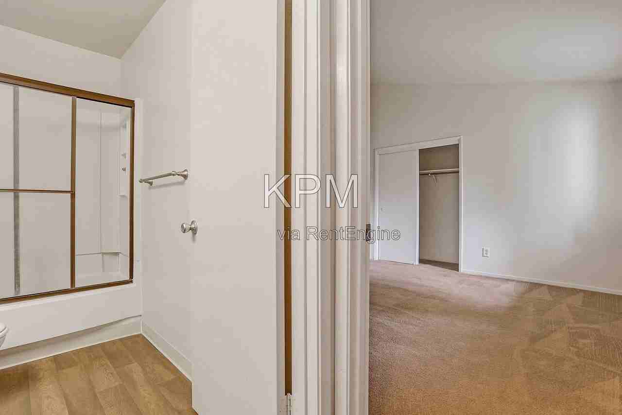 1691 W Swain Rd #6 - Photo 6 of 27