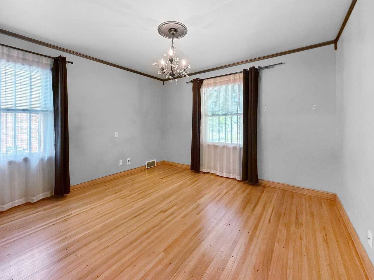 287 Washburn Ave N - Photo 7 of 20