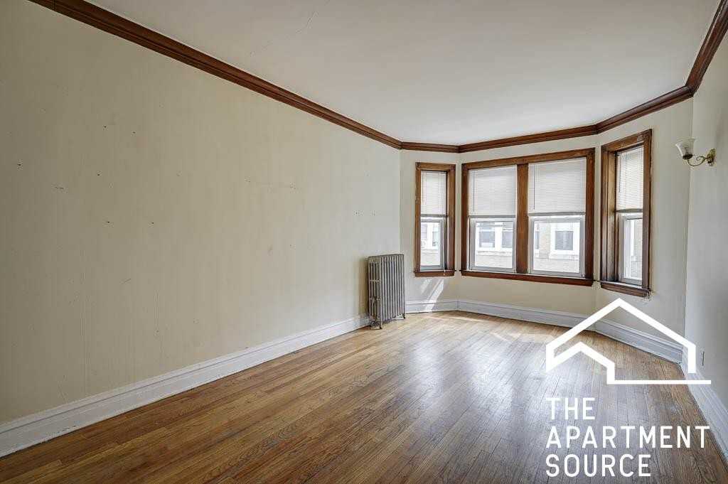 4830 W Addison St #2S - Photo 6 of 10
