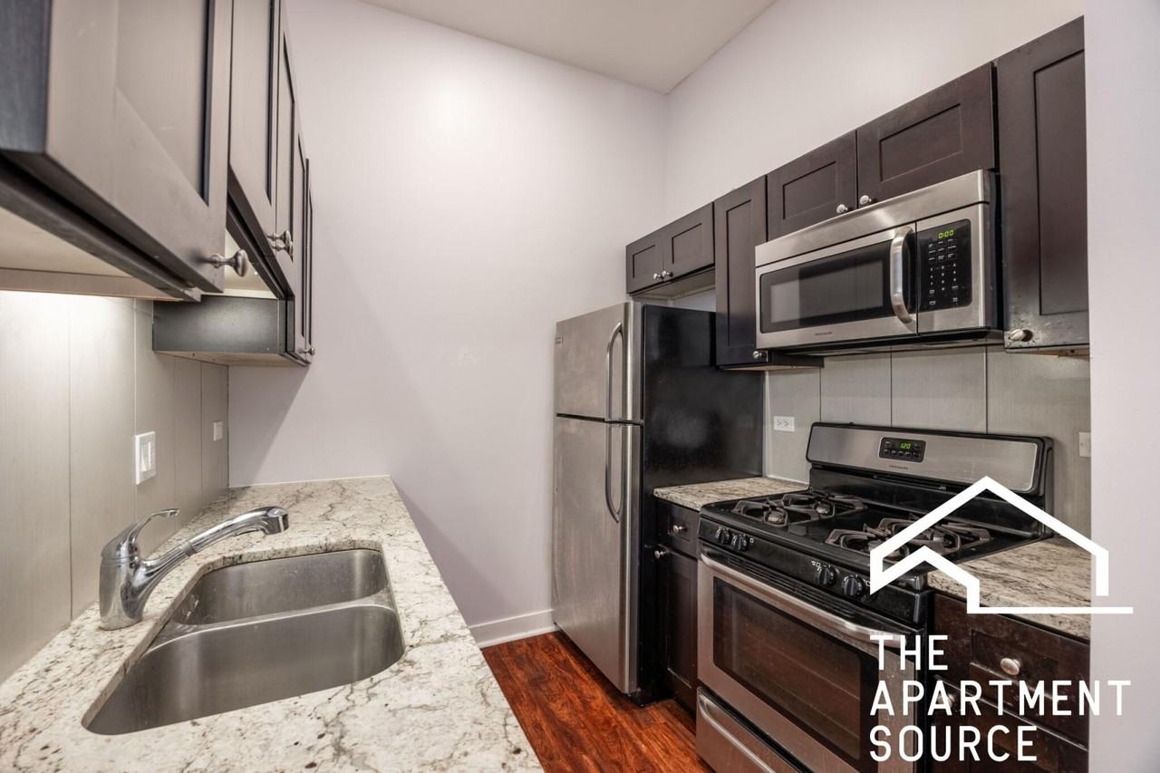 2944 W Montrose Ave #1R - Photo 2 of 13