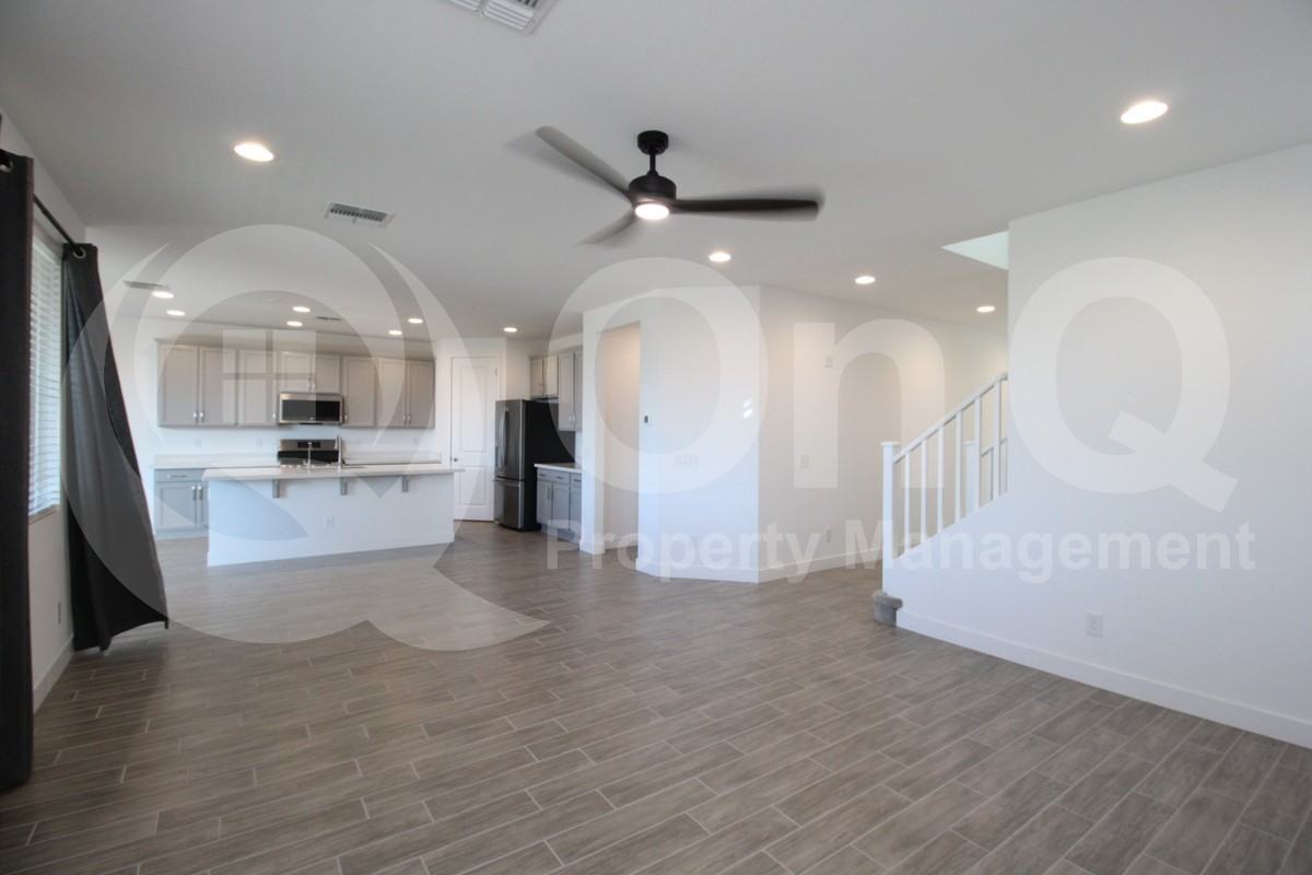 11818 S 54th Ln - Photo 7 of 28