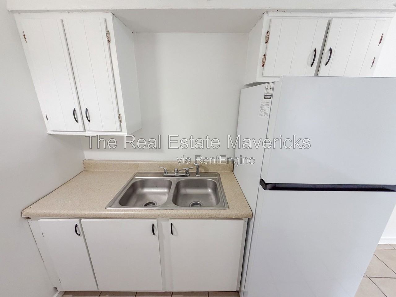 925 Shallowford Rd #19 - Photo 4 of 21