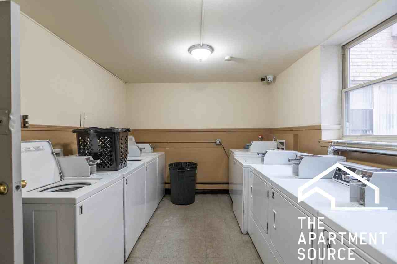3710 N Pine Grove Ave #215 - Photo 7 of 11